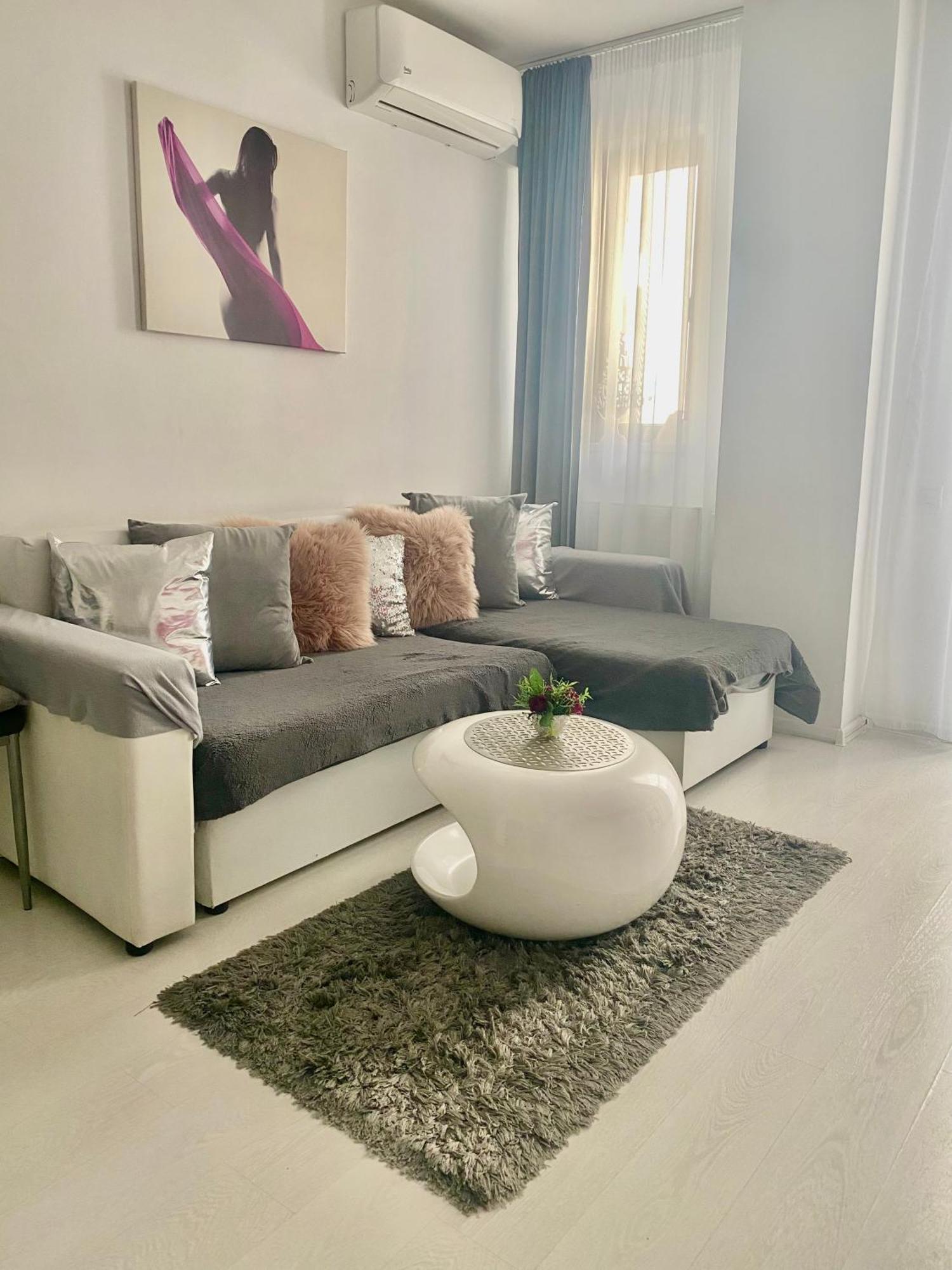 White Luxury Apartment Sibiu Exteriör bild
